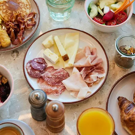 Hotel The Social Hub Extended 4*