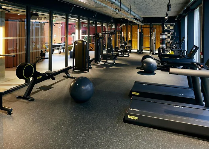 Отель The Social Hub Extended