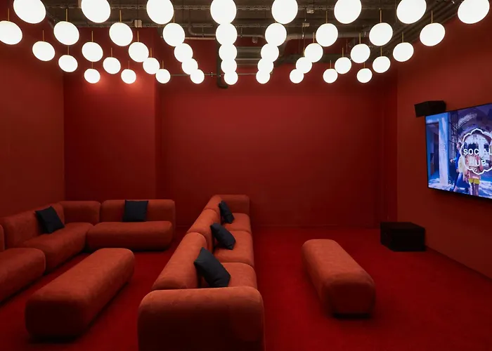 Hotel The Social Hub Extended 4*