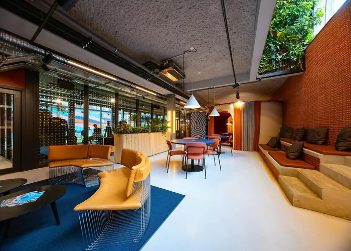 The Social Hub Extended