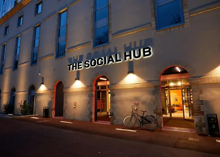 Отель The Social Hub Extended