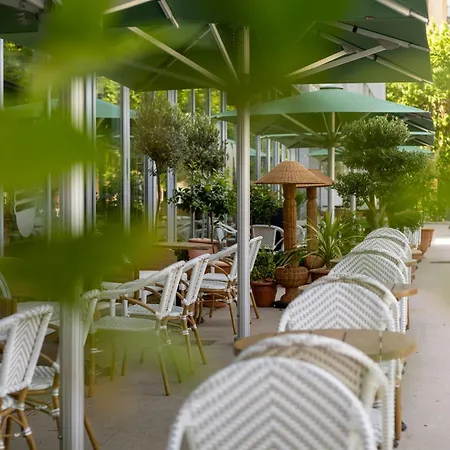 Hotel The Social Hub Extended 4*