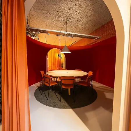 The Social Hub Extended Hotel