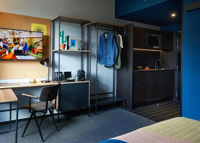 Hotel The Social Hub Extended 4*